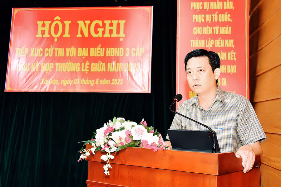 Ông Đỗ Việt Hưng-Chủ tịch UBND TP. Pleiku giải đáp những kiến nghị của cử tri. Ảnh: Đức Thụy