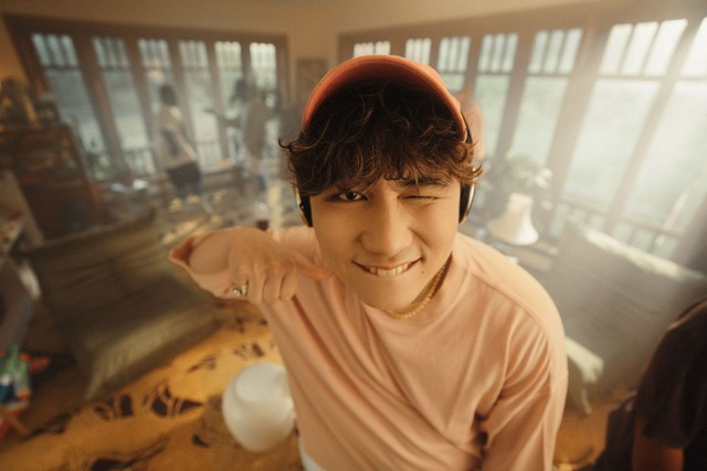 Rapper Teddie J: Là 'cậu ấm' sở hữu 2 bằng đại học ở Mỹ - Ảnh 1. Teddie J đem tình yêu văn hóa Việt Nam vào nhạc rap với cách tiếp cận độc đáo. Ảnh: NVCC