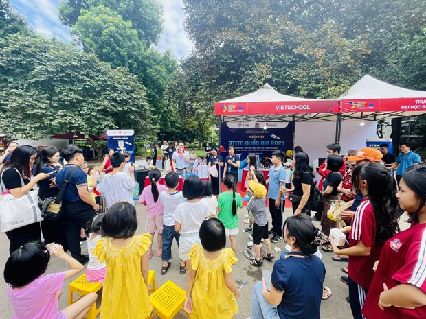 Nhiều hoạt động đa dạng diễn ra tại Đại học Bách khoa Hà Nội. Ảnh: PV/Vietnam+ Nhiều hoạt động đa dạng diễn ra tại Đại học Bách khoa Hà Nội. Ảnh: PV/Vietnam+