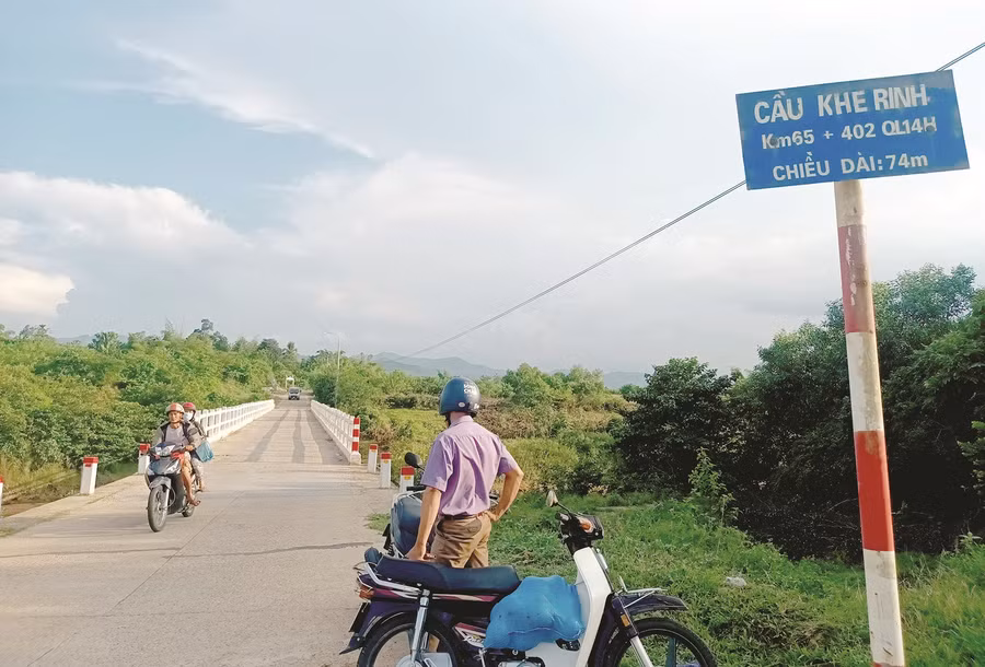 Cầu Khe Rinh ở Phước Ninh. Ảnh: T.V
