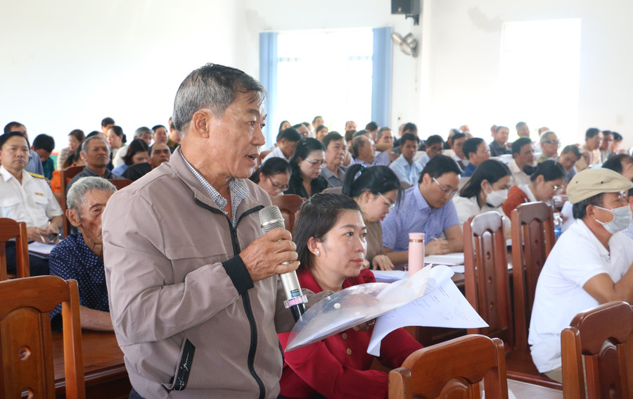 Cử tri Pleiku nêu nhiều vấn đề được dư luận quan tâm. Ảnh: Q.T Cử tri Pleiku nêu nhiều vấn đề được dư luận quan tâm. Ảnh: Q.T