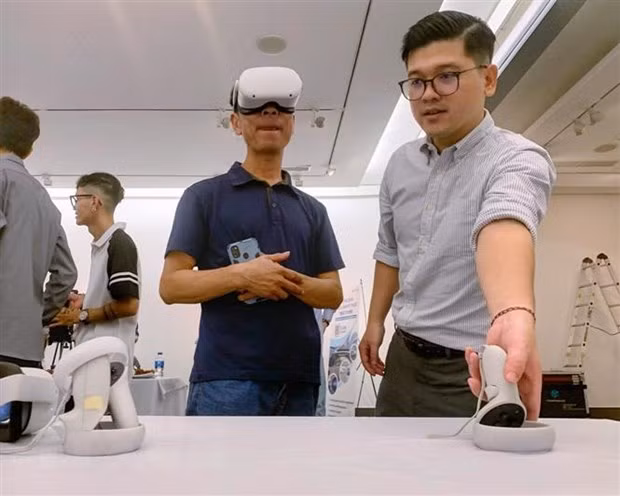 Không gian Triển lãm Mỹ thuật Trực tuyến còn chia sẻ thông tin về các tác phẩm nghệ thuật giá trị của Việt Nam đang được lưu giữ tại các bảo tàng mỹ thuật. Ảnh: Tuấn Đức/TTXVN