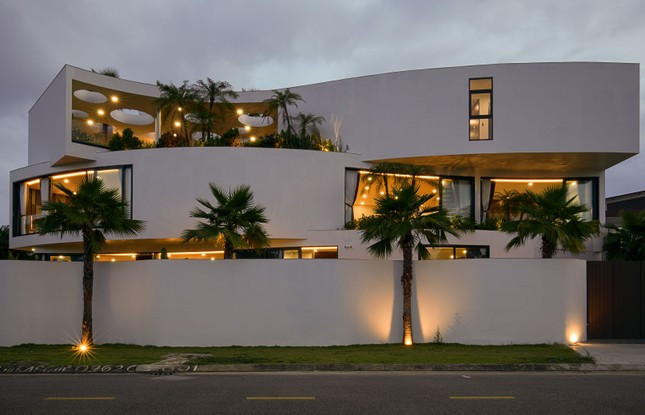 Ngôi nhà mang lại cảm giác thoải mái và những giấc ngủ ngon cho các thành viên trong gia đình. Ngôi nhà mang lại cảm giác thoải mái và những giấc ngủ ngon cho các thành viên trong gia đình.