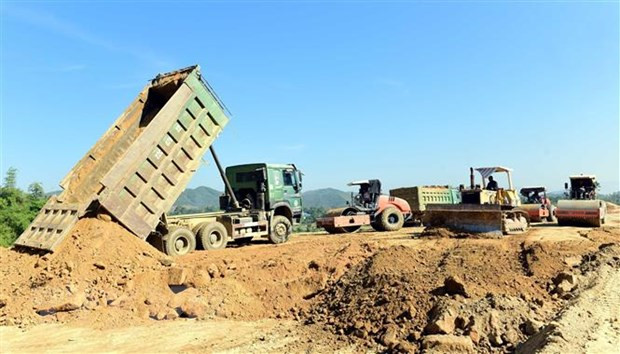 Dự kiến tổng mức đầu tư Dự án tuyến cao tốc đoạn Tân Phú-Bảo Lộc là 19.521 tỷ đồng. Ảnh minh họa: Vũ Quang/TTXVN Dự kiến tổng mức đầu tư Dự án tuyến cao tốc đoạn Tân Phú-Bảo Lộc là 19.521 tỷ đồng. Ảnh minh họa: Vũ Quang/TTXVN