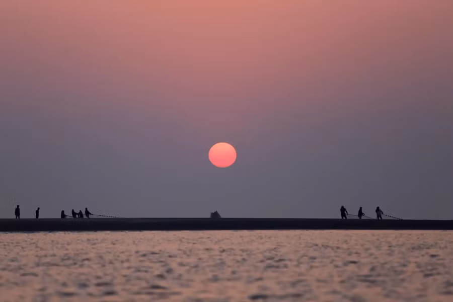 Cảnh bình minh trên bãi biển Kuakata (Bangladesh). Ảnh: bdspnimage/Canva