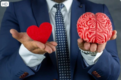 Các nghiên cứu báo cáo rằng uống 1 muỗng canh dầu ô liu nguyên chất và nước chanh vào buổi sáng khi bụng đói và 30 phút trước khi ăn sáng có thể giúp ngăn ngừa nhiều bệnh về tim, não và hệ tiêu hóa. Ảnh: Shutterstock