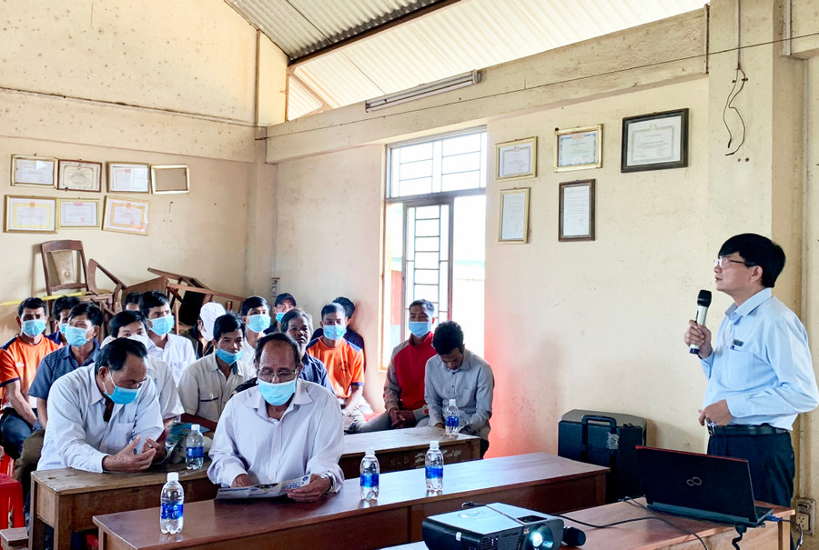 Bảo hiểm Xã hội tỉnh tăng cường tuyên truyền, vận động người dân tham gia BHXH tự nguyện, BHYT hộ gia đình. Ảnh: Như Nguyện Bảo hiểm Xã hội tỉnh tăng cường tuyên truyền, vận động người dân tham gia BHXH tự nguyện, BHYT hộ gia đình. Ảnh: Như Nguyện