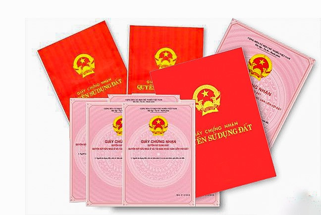 Sổ đỏ, sổ hồng là cách gọi của người dân dựa theo màu sắc bìa sổ. Về mặt pháp lý, sổ đỏ, sổ hồng đều có giá trị như nhau. Đồ họa: Khương Duy Sổ đỏ, sổ hồng là cách gọi của người dân dựa theo màu sắc bìa sổ. Về mặt pháp lý, sổ đỏ, sổ hồng đều có giá trị như nhau. Đồ họa: Khương Duy