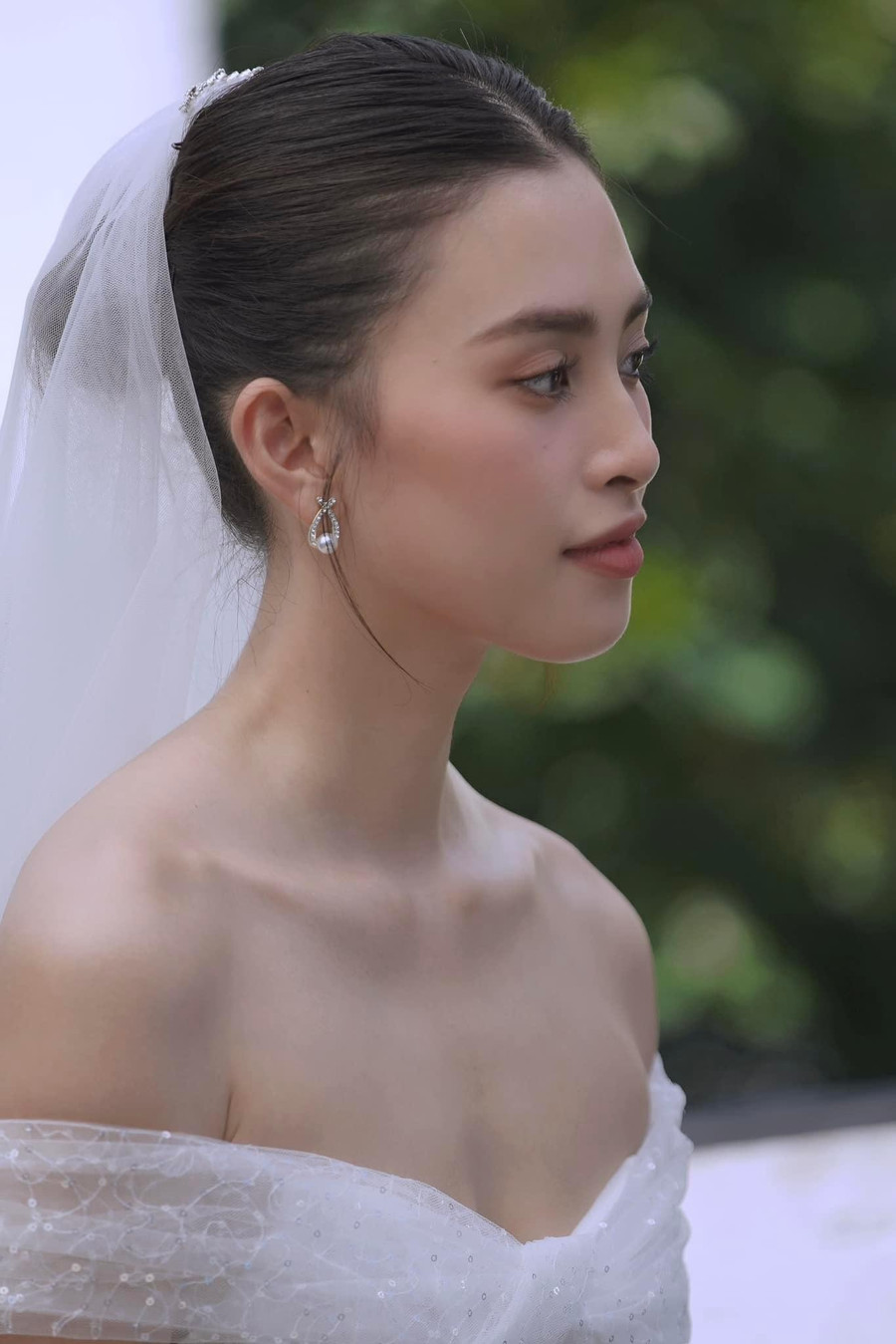 Hoa hậu Tiểu Vy khoe nhan sắc đỉnh cao trong loạt ảnh mới ảnh 5 Hoa hậu Tiểu Vy khoe nhan sắc đỉnh cao trong loạt ảnh mới ảnh 5