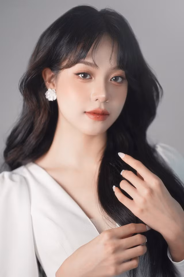 Hoa hậu Thanh Thủy mong muốn bản thân trở thành nguồn cảm hứng và động lực cho giới trẻ. Ảnh: FBNV