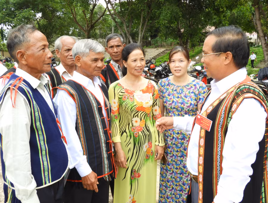 Huyện Đức Cơ quan tâm xây dựng đội ngũ cán bộ nữ và dân tộc thiểu số trong hệ thống chính trị cơ sở. Ảnh: Thanh Nhật