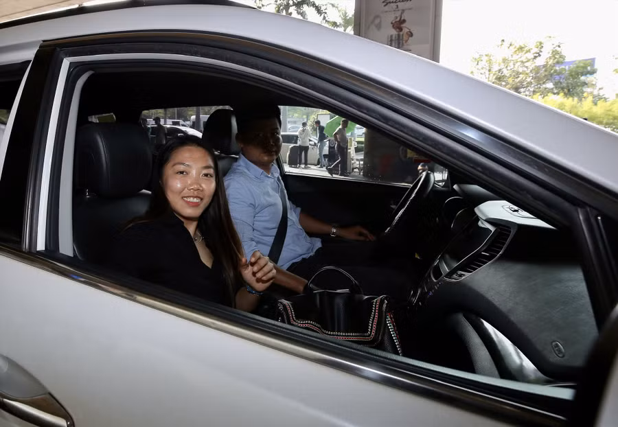 Huỳnh Như sẽ về Trà Vinh nghỉ ngơi cùng gia đình ngay sau khi đặt chân về Việt Nam. Ảnh: Dũng Phương