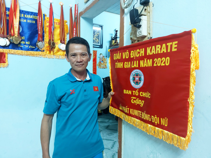 Võ sư Võ Ngọc Lương-người sáng lập võ đường Karate Vĩnh Ngọc. Ảnh: Thiên Di