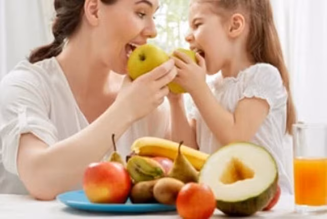 Cái gì quá cũng đều không tốt, và ăn quá nhiều trái cây cũng có thể phản tác dụng. Ảnh: Shutterstock