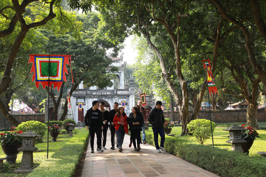 Cẩn trọng khi mua tour du lịch giá rẻ. Ảnh minh họa: Hải Nguyễn Cẩn trọng khi mua tour du lịch giá rẻ. Ảnh minh họa: Hải Nguyễn