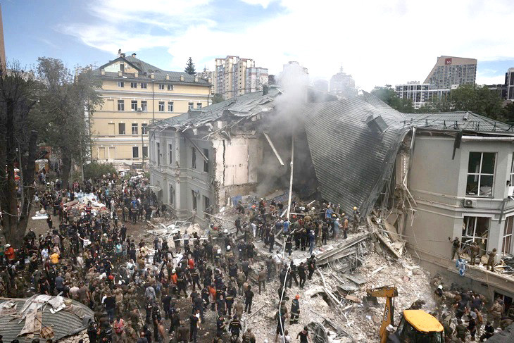 Ukraine cáo buộc Nga đứng sau vụ không kích ở thủ đô Kiev ngày 8-7. Ảnh: REUTERS Ukraine cáo buộc Nga đứng sau vụ không kích ở thủ đô Kiev ngày 8-7. Ảnh: REUTERS