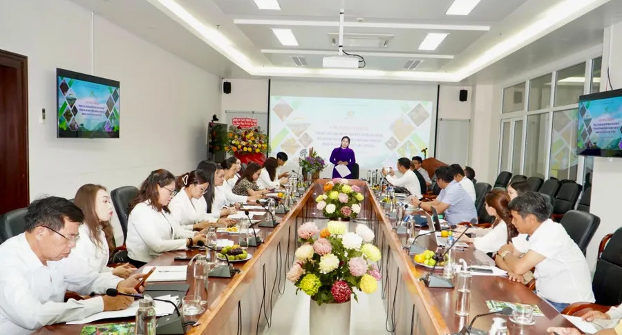 Các đại biểu trao đổi về những thuận lợi, khó khăn trong quá trình phát triển, nâng cao chất lượng du lịch tại Kon Tum. Ảnh giaodụcthoidai.vn Các đại biểu trao đổi về những thuận lợi, khó khăn trong quá trình phát triển, nâng cao chất lượng du lịch tại Kon Tum. Ảnh giaodụcthoidai.vn