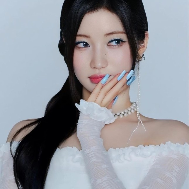 Rapper Asa kết hợp váy ôm trễ vai ôm sát body đi cùng với corset thu hút mọi ánh nhìn. Rapper Asa kết hợp váy ôm trễ vai ôm sát body đi cùng với corset thu hút mọi ánh nhìn.