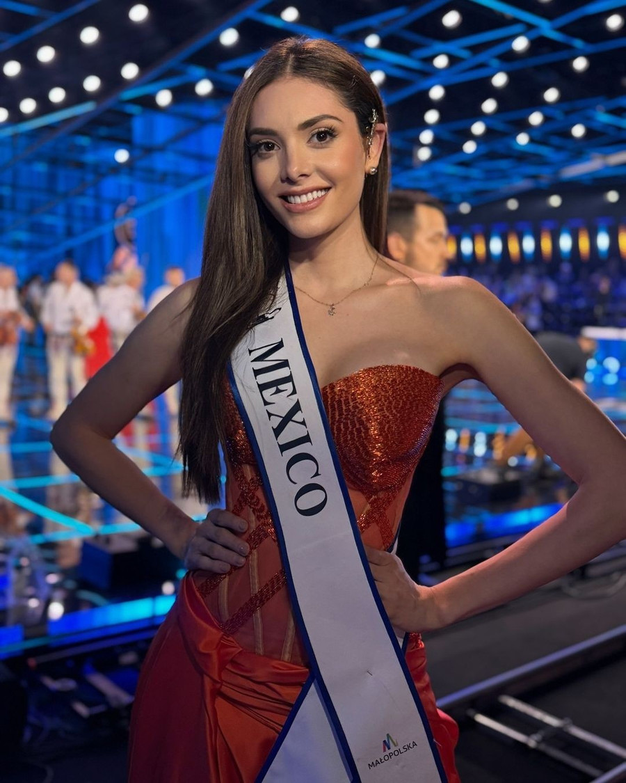 Peru và Mexico cũng được đánh giá là hai ứng viên tiềm năng của khu vực châu Mỹ. Chung kết Hoa hậu Siêu quốc gia 2024 diễn ra vào rạng sáng 7/7 theo giờ Việt Nam. Đương kim hoa hậu là người đẹp Ecuador - Andrea Aguilera. Cô có nhiệm kỳ nổi bật, đi công tác qua nhiều quốc gia, trong đó có Việt Nam. Peru và Mexico cũng được đánh giá là hai ứng viên tiềm năng của khu vực châu Mỹ. Chung kết Hoa hậu Siêu quốc gia 2024 diễn ra vào rạng sáng 7/7 theo giờ Việt Nam. Đương kim hoa hậu là người đẹp Ecuador - Andrea Aguilera. Cô có nhiệm kỳ nổi bật, đi công tác qua nhiều quốc gia, trong đó có Việt Nam.