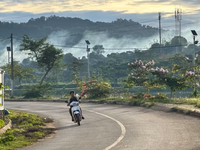 Buổi sáng ở Viengxay.
