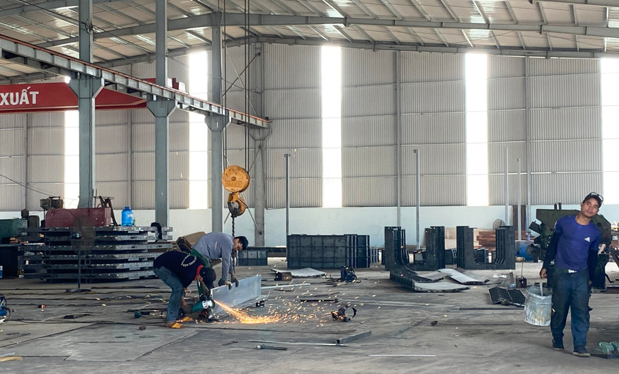 Chính sách gia hạn thời hạn nộp thuế là giải pháp hỗ trợ tích cực, giúp doanh nghiệp vừa và nhỏ tạo sức bật tăng trưởng hoạt động sản xuất kinh doanh. Ảnh: S.C