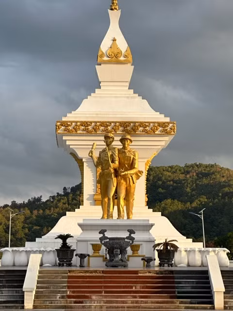 Đài kỷ niệm Liên minh chiến đấu Việt - Lào.