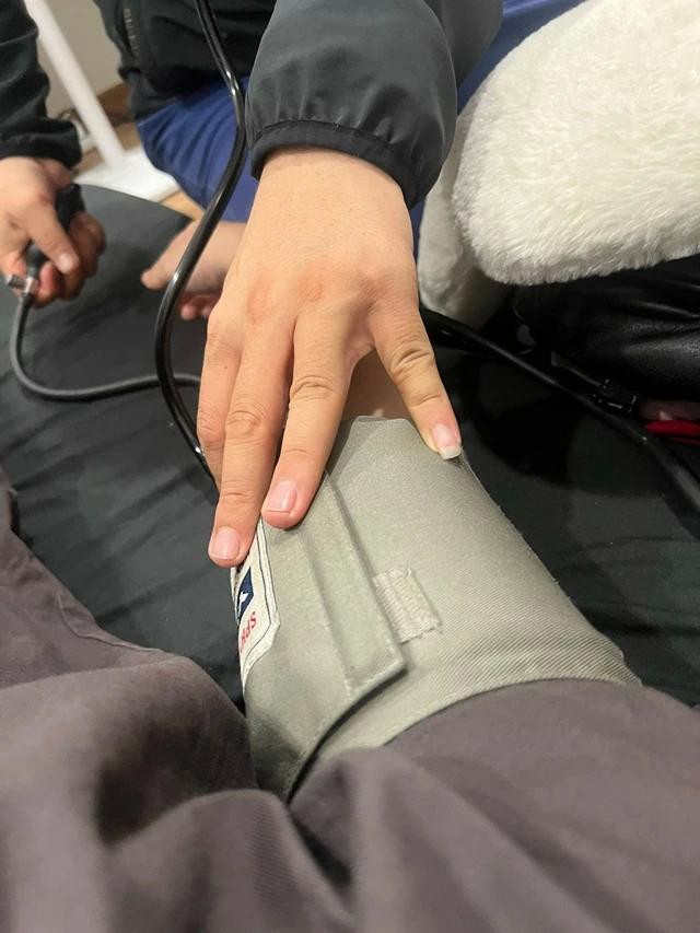 H.L.C thường bị kiệt sức vì làm việc quá nhiều H.L.C thường bị kiệt sức vì làm việc quá nhiều