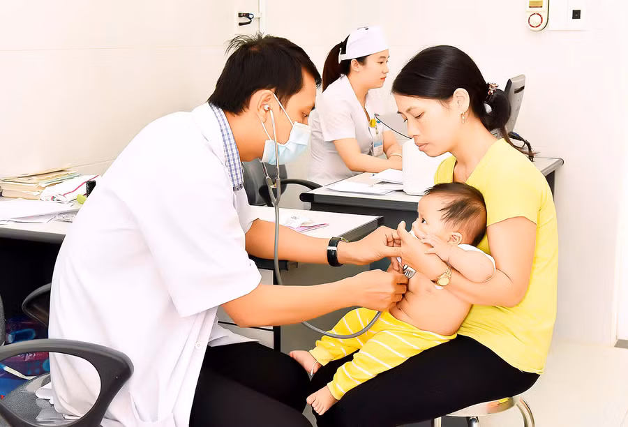 Từ ngày 1-7, các bệnh viện tự chủ tài chính chịu nhiều áp lực, thách thức khi lương cơ sở tăng 30%, trong khi giá dịch vụ khám-chữa bệnh chưa được điều chỉnh. Ảnh: N.N