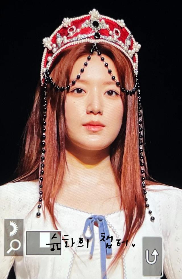 Nhan sắc thật sự của nữ idol gốc Trung khiến nhiều người ngỡ ngàng