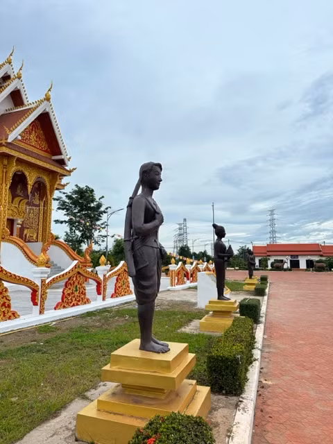 Vườn hoa ở trung tâm Paksan.