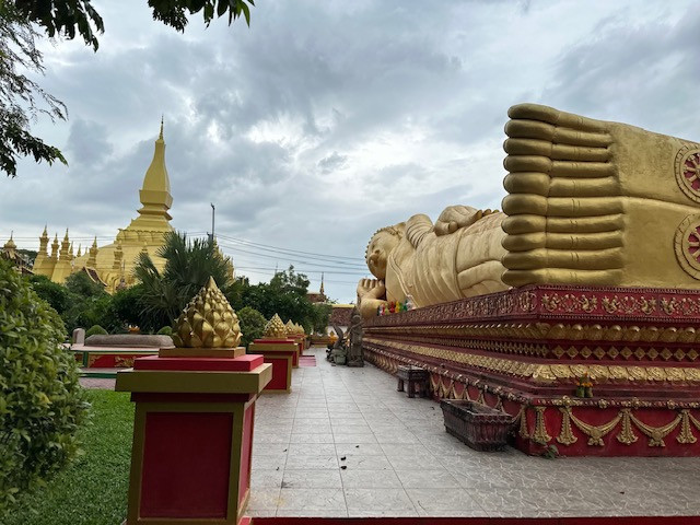 Tượng Phật nằm ở Thạt Luổng. Tượng Phật nằm ở Thạt Luổng.