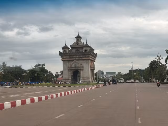 Khải Hoàn Môn.