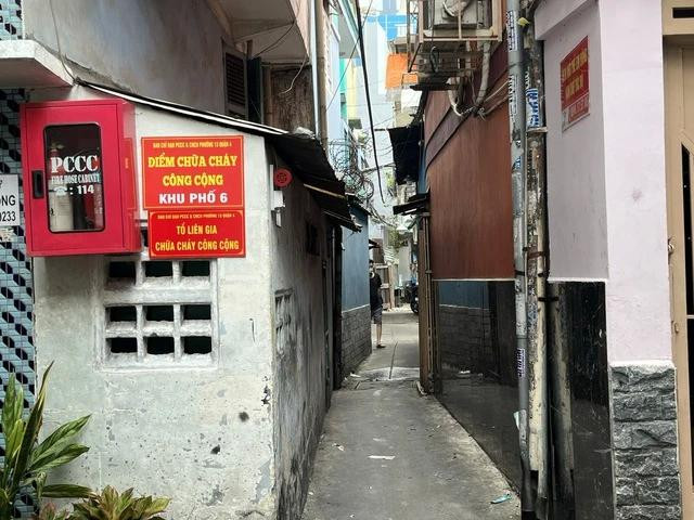 Những đoạn hẻm bị thu hẹp diện tích khiến việc di chuyển khó khăn hơn Những đoạn hẻm bị thu hẹp diện tích khiến việc di chuyển khó khăn hơn