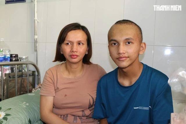 Chị Vân vẫn chưa biết kiếm đâu ra tiền để điều trị ung thư cho con Chị Vân vẫn chưa biết kiếm đâu ra tiền để điều trị ung thư cho con