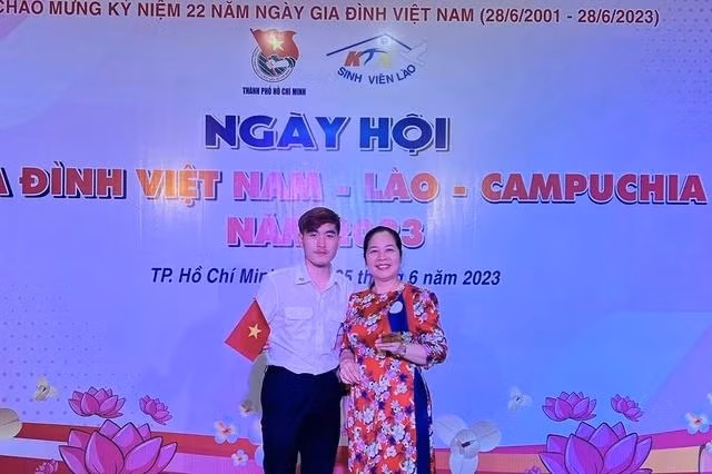 Kiyang cùng mẹ Phương Anh dự ngày hội Gia đình Việt - Lào - Campuchia năm 2023