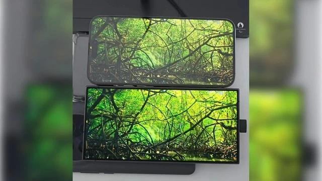 Đặc tính chống chói của màn hình Galaxy S24 Ultra (dưới) so với iPhone 15 Đặc tính chống chói của màn hình Galaxy S24 Ultra (dưới) so với iPhone 15