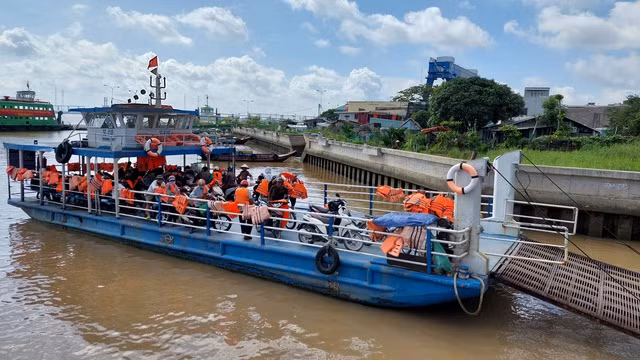 Bến đò Phước Khánh ở mũi Nhà Bè