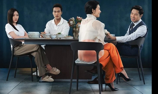 Tuy nhiên, những gì khán giả xem không phải là poster phim Tuy nhiên, những gì khán giả xem không phải là poster phim