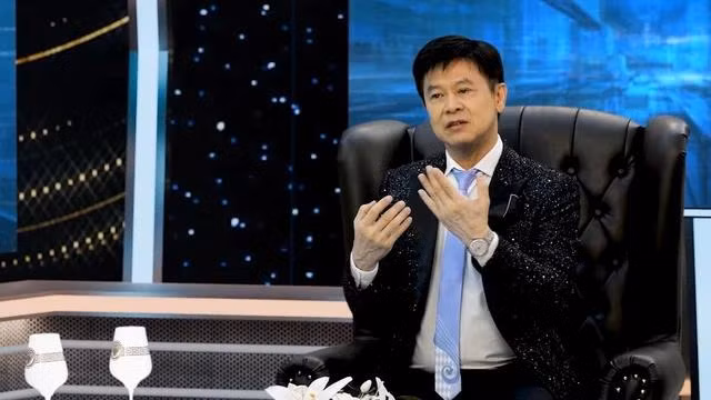 Thái Châu vừa có góc nhìn khách quan về khoảng cách thế hệ nghệ sĩ xưa và nay trong chương trình Kính đa chiều