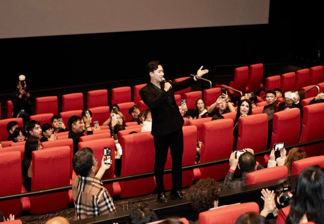 Trấn Thành đưa phim Mai ra mắt rạp phim ở Mỹ.