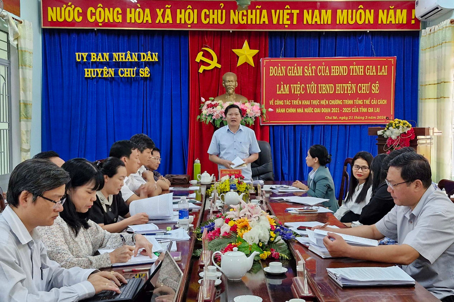 Phó Chủ tịch Thường trực HĐND tỉnh kết luận buổi giám sát. Ảnh: Vĩnh Hoàng Phó Chủ tịch Thường trực HĐND tỉnh kết luận buổi giám sát. Ảnh: Vĩnh Hoàng