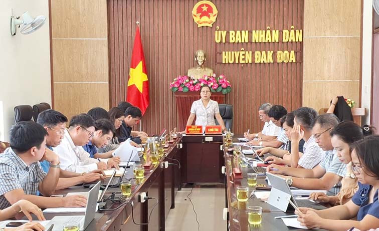 Phó Chủ tịch HĐND tỉnh Ayun H'Bút phát biểu tại buổi làm việc. Ảnh: Thiên Di Phó Chủ tịch HĐND tỉnh Ayun H'Bút phát biểu tại buổi làm việc. Ảnh: Thiên Di