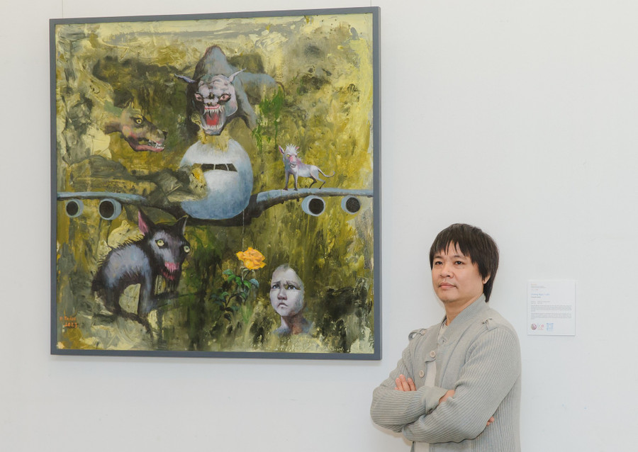 Chủ tịch Hội Mỹ thuật Việt Nam cho rằng đây là thời điểm cần cú hích mới không chỉ trong nước mà rộng hơn là trong khu vực và quốc tế. Bởi bẵng đi mấy chục năm, một cuộc thi tầm cỡ khu vực như UOB Painting of the Year đến Việt Nam. &quot;Thế hệ chúng tôi cũng không nên tham gia, nên dành cơ hội cho các đồng nghiệp trẻ. Họ đang hình thành khuôn mặt của nghệ sĩ tự do, độc lập. Họ đã chọn, cứ đi và tự tin đi đến cùng. Điều đó góp phần làm thay đổi cách cảm nhận nghệ thuật của công chúng&quot;, họa sĩ Lương Xuân Đoàn chia sẻ với Tiền Phong.