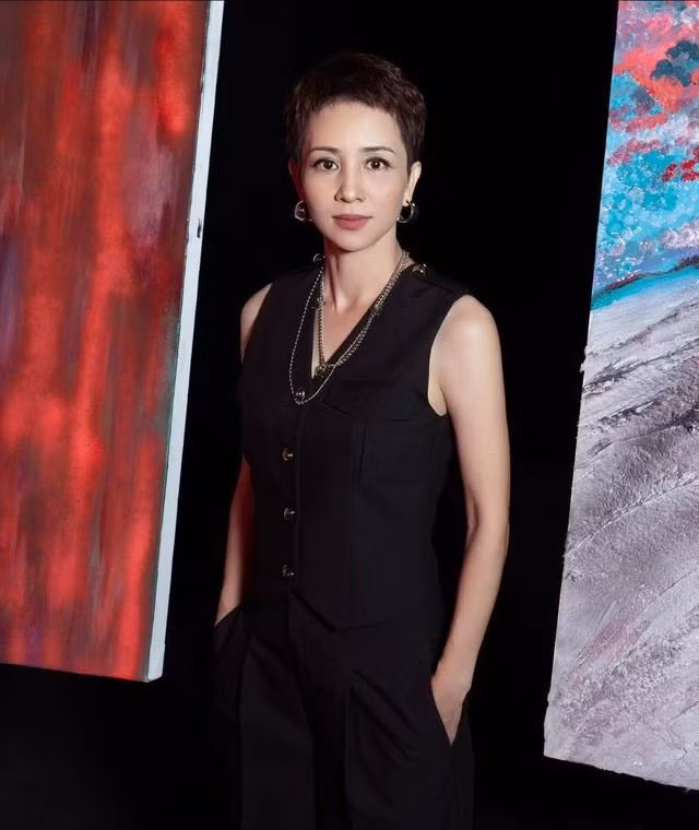 Nguyễn Thúy Hiền là cô gái vàng của làng wushu Việt Nam thập niên 1990, 2000. Cựu vận động viên nắm giữ 7 huy chương vàng thế giới, 2 huy chương vàng châu Á, 1 huy chương bạc ASIAD, 8 tấm huy chương vàng SEA Games...