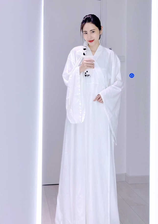 Loạt ảnh được Thủy Tiên chia sẻ tối 9/9. Loạt ảnh được Thủy Tiên chia sẻ tối 9/9.