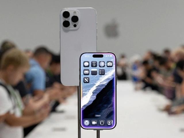 Camera thứ ba cho nhiệm vụ tele vẫn là một điều gì đó khó bỏ qua trên iPhone Pro Camera thứ ba cho nhiệm vụ tele vẫn là một điều gì đó khó bỏ qua trên iPhone Pro