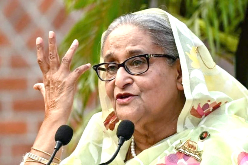 Cựu Thủ tướng Sheikh Hasina phát biểu với báo giới tại Dhaka hồi đầu năm. Ảnh: Getty Images/TTXVN