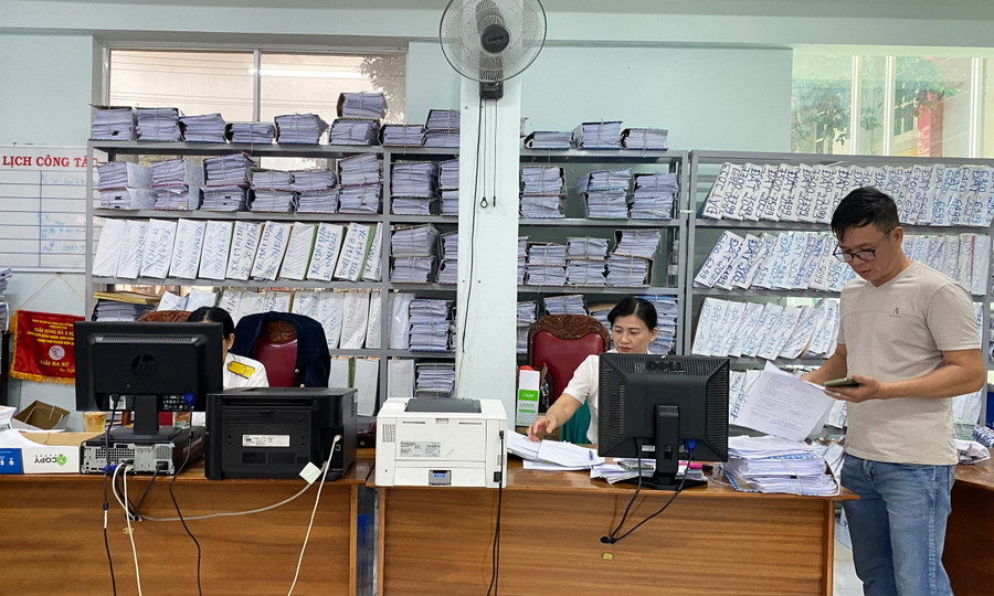 Sau khi Luật Đất đai 2024 có hiệu lực, số hồ sơ giao dịch liên quan đến đất đai chưa có dấu hiệu phát sinh tăng đột biến. Ảnh: S.C