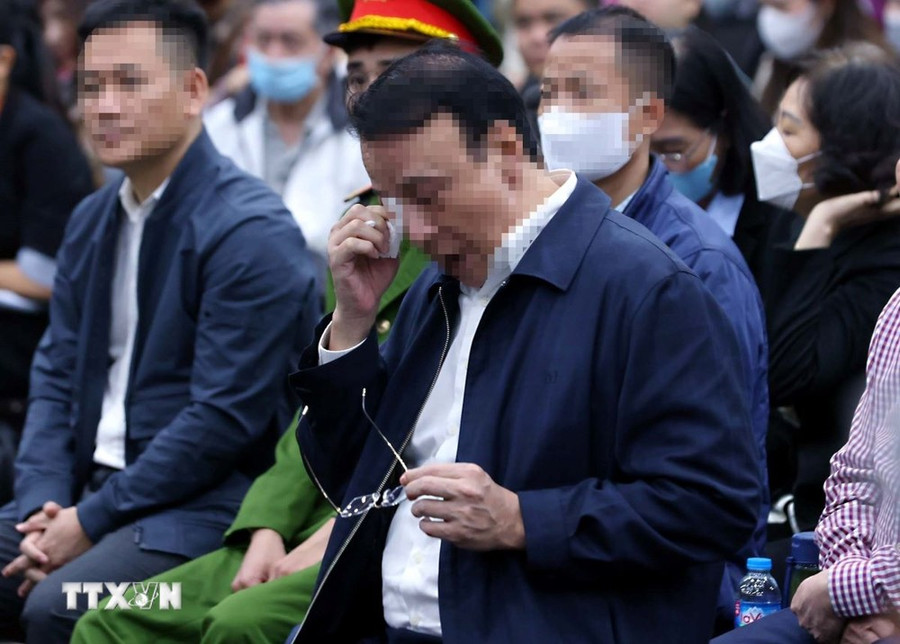 Bị cáo Đỗ Anh Dũng (Chủ tịch Hội đồng quản trị, kiêm Tổng Giám đốc Công ty Tân Hoàng Minh) tại phiên tòa tháng 3/2024. (Ảnh: Phạm Kiên/TTXVN) Bị cáo Đỗ Anh Dũng (Chủ tịch Hội đồng quản trị, kiêm Tổng Giám đốc Công ty Tân Hoàng Minh) tại phiên tòa tháng 3/2024. (Ảnh: Phạm Kiên/TTXVN)