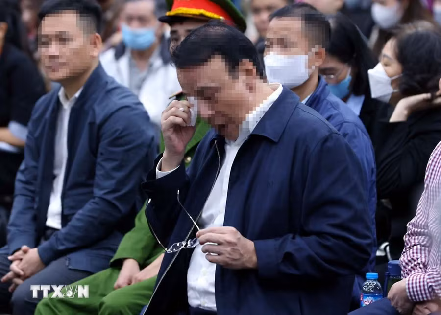 Bị cáo Đỗ Anh Dũng (Chủ tịch Hội đồng quản trị, kiêm Tổng Giám đốc Công ty Tân Hoàng Minh) tại phiên tòa tháng 3/2024. (Ảnh: Phạm Kiên/TTXVN)